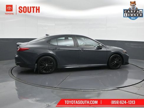 Used 2025 Toyota Camry SE FWD image 3