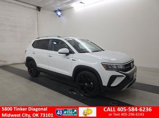 Used 2022 Volkswagen Taos SE w/ Panoramic Sunroof Package video 1