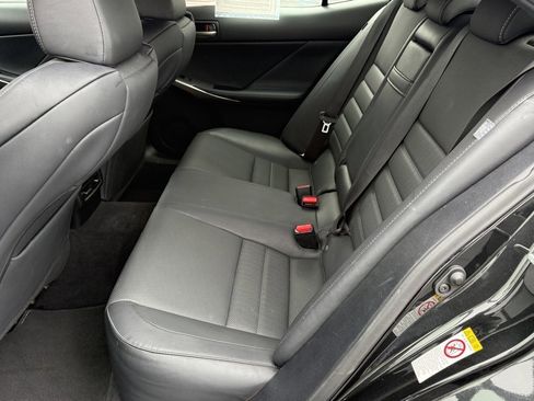 Used 2018 Lexus IS 350 image 33