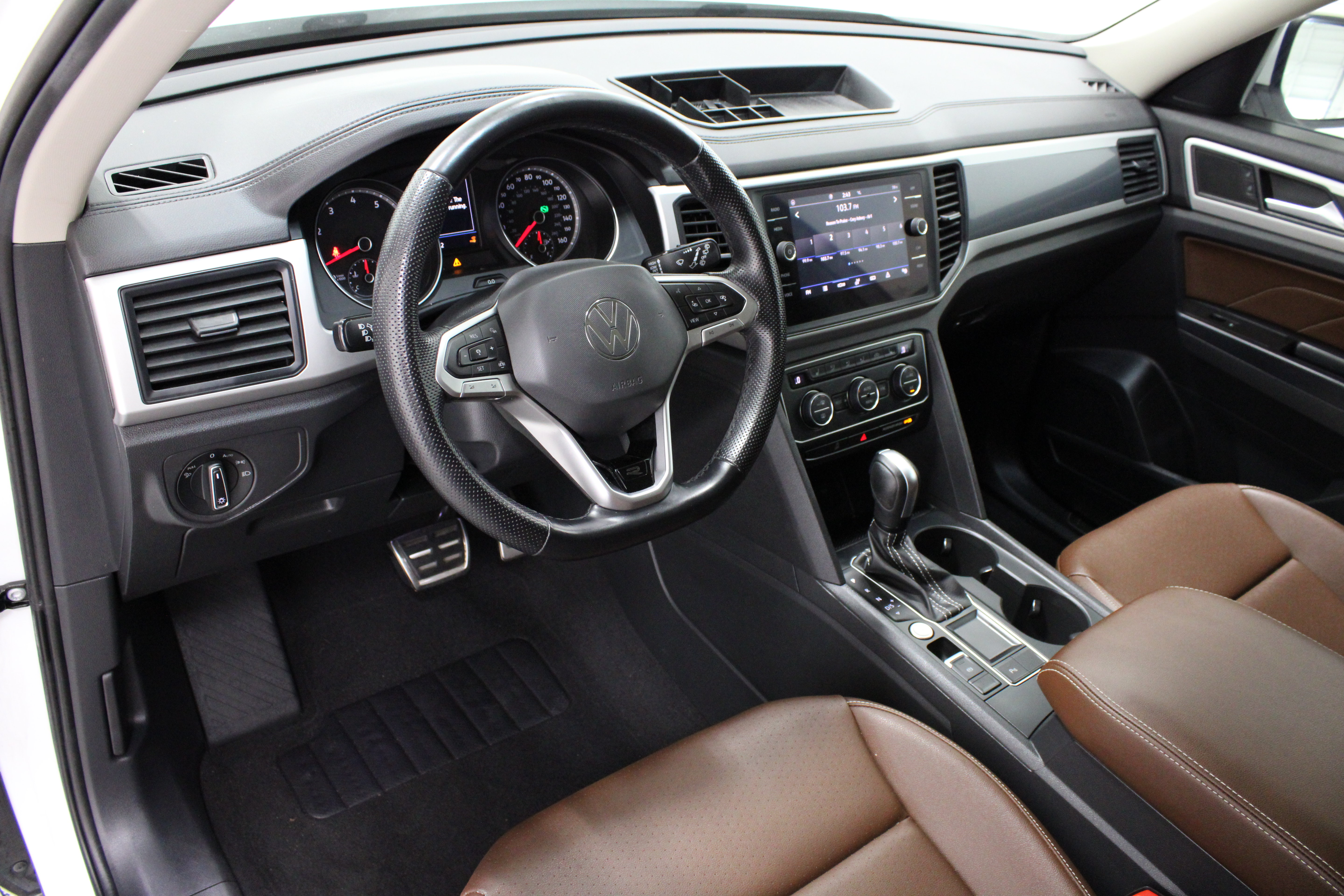 Used 2021 Volkswagen Atlas SE w/ Panoramic Sunroof Package FWD image 13