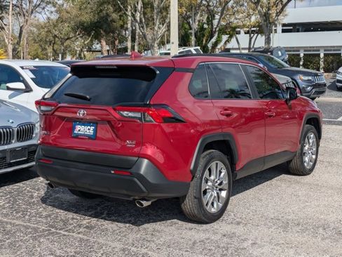 Used 2023 Toyota RAV4 XLE Premium image 5