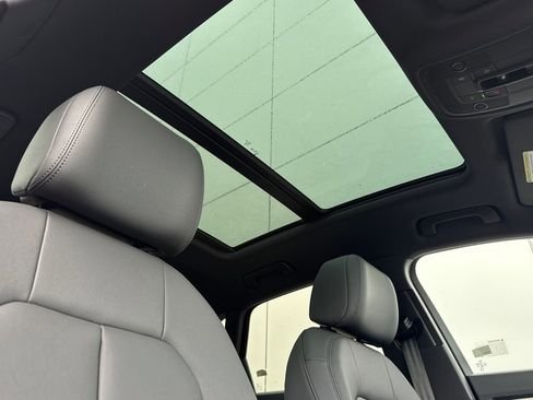 New 2025 Audi Q3 2.0T Premium image 14