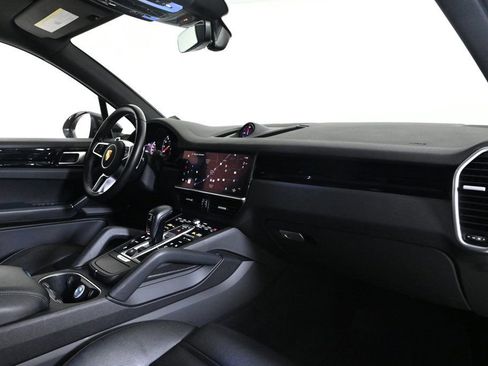 Certified 2023 Porsche Cayenne image 17