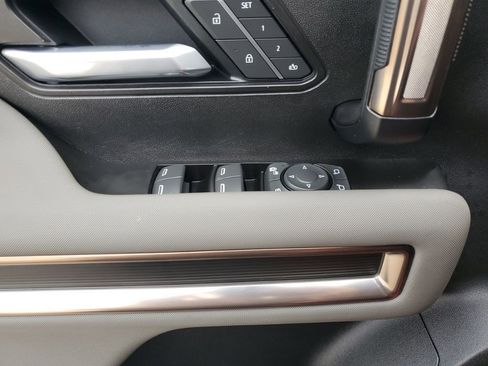 Certified 2025 GMC Hummer EV 2X image 28