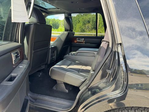 Used 2013 Lincoln Navigator 4WD image 10
