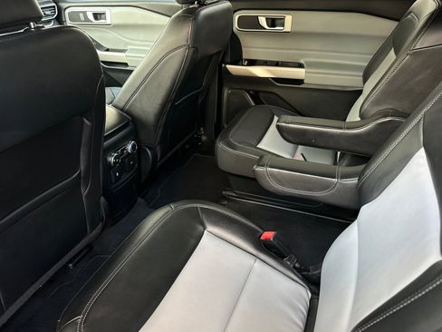 Certified 2022 Ford Explorer XLT w/ Equipment Group 202A image 11