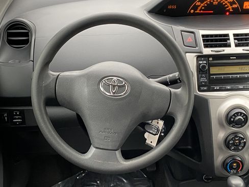 Used 2009 Toyota Yaris 4-Door Hatchback image 10