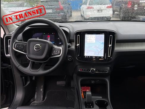 Used 2023 Volvo XC40 B5 Core w/ Convenience Package AWD/4WD image 4