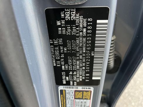 Used 2025 Kia Sportage LX image 28