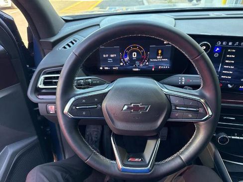 Used 2025 Chevrolet Traverse Z71 w/ LPO, Illumination Package AWD/4WD image 9