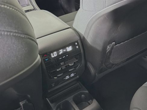 Used 2024 Jeep Grand Cherokee L Laredo w/ Luxury Tech Group I RWD image 28