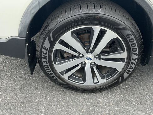 Used 2019 Subaru Outback 2.5i Limited AWD/4WD image 5
