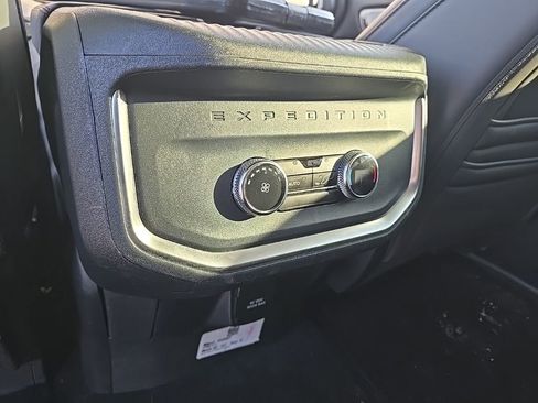 Used 2025 Ford Expedition Active image 15