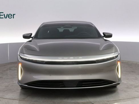 Used 2023 Lucid Air Touring image 3
