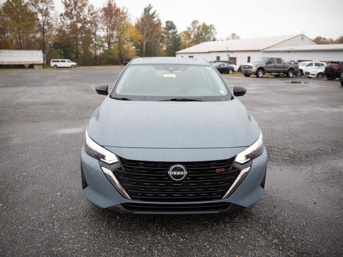 Used 2024 Nissan Sentra SR w/ SR Premium Package image 9