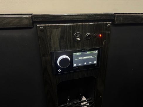 Used 2024 Mercedes-Benz Sprinter 3500 image 43