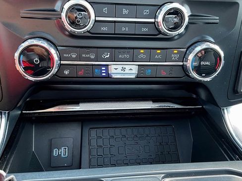 Used 2024 Ford F150 Platinum w/ Equipment Group 702A High image 31