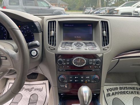 Used 2013 INFINITI G37 Journey w/ Premium Pkg image 14