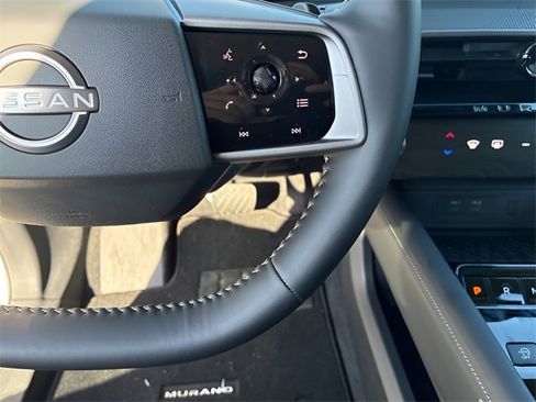 Used 2025 Nissan Murano SV image 24
