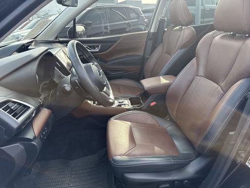 Used 2023 Subaru Forester Touring w/ Popular Package #3 image 28