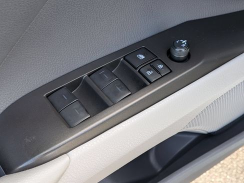 Used 2024 Toyota Camry SE FWD image 13