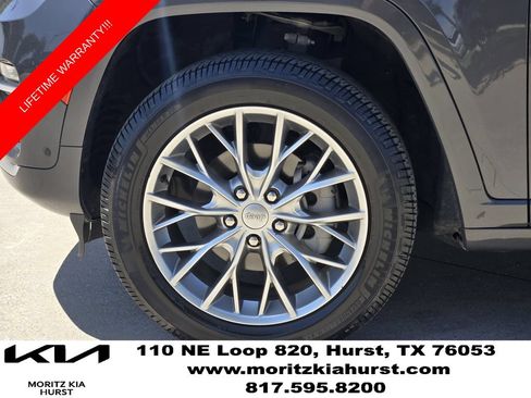 Used 2023 Jeep Grand Cherokee Summit w/ Luxury Tech Group V RWD image 17