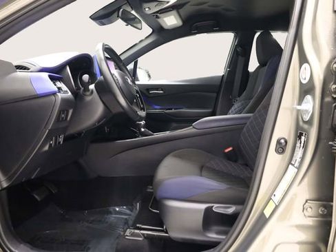 Used 2021 Toyota C-HR XLE image 13