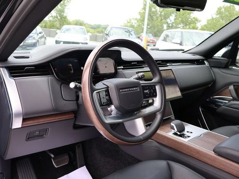 Certified 2025 Land Rover Range Rover Autobiography AWD/4WD image 21
