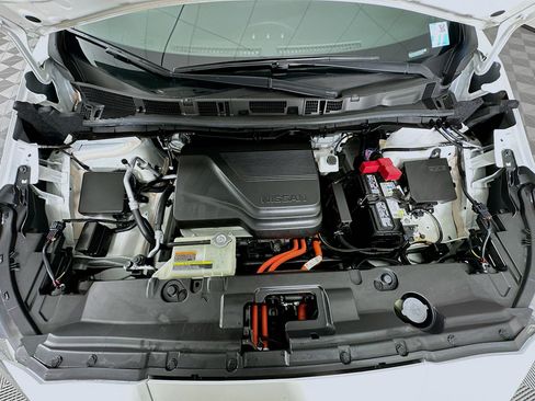Used 2024 Nissan Leaf S image 31
