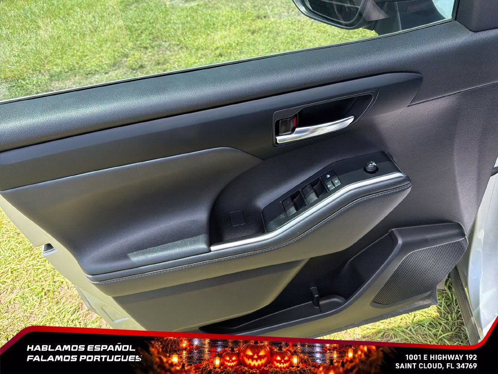 Used 2022 Toyota Highlander XLE FWD image 13