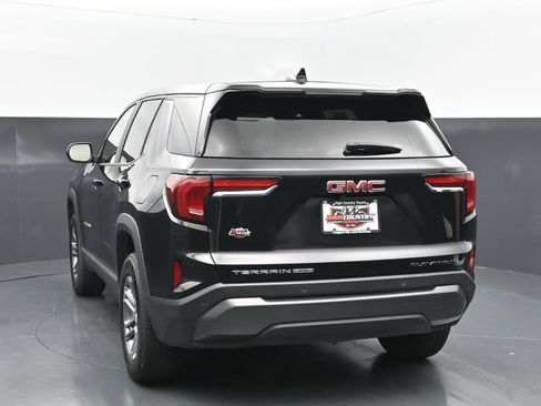 Used 2025 GMC Terrain Elevation AWD/4WD image 4