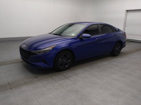 Used 2023 Hyundai Elantra SEL FWD image 2