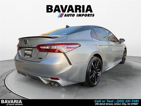 Used 2020 Toyota Camry XSE image 5