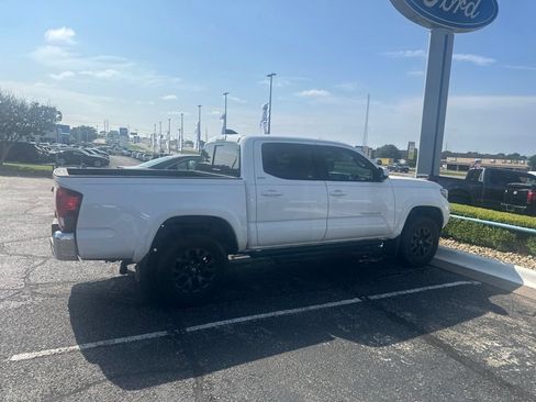 Used 2023 Toyota Tacoma SR5 RWD image 4