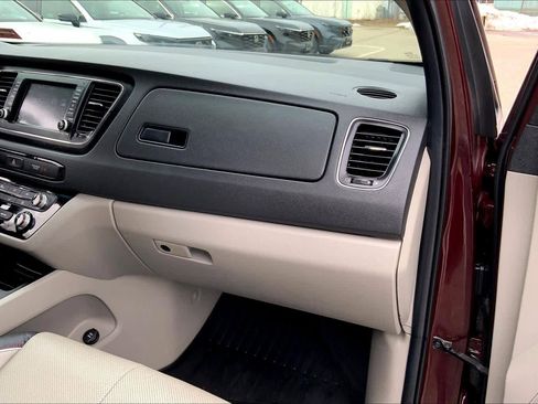 Used 2020 Kia Sedona EX image 19