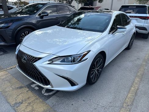 Used 2025 Lexus ES 350 w/ Premium Package FWD image 3