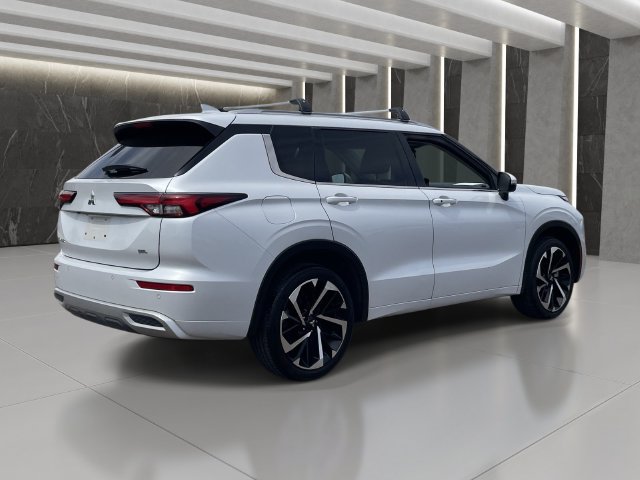 Used 2023 Mitsubishi Outlander SEL FWD image 6