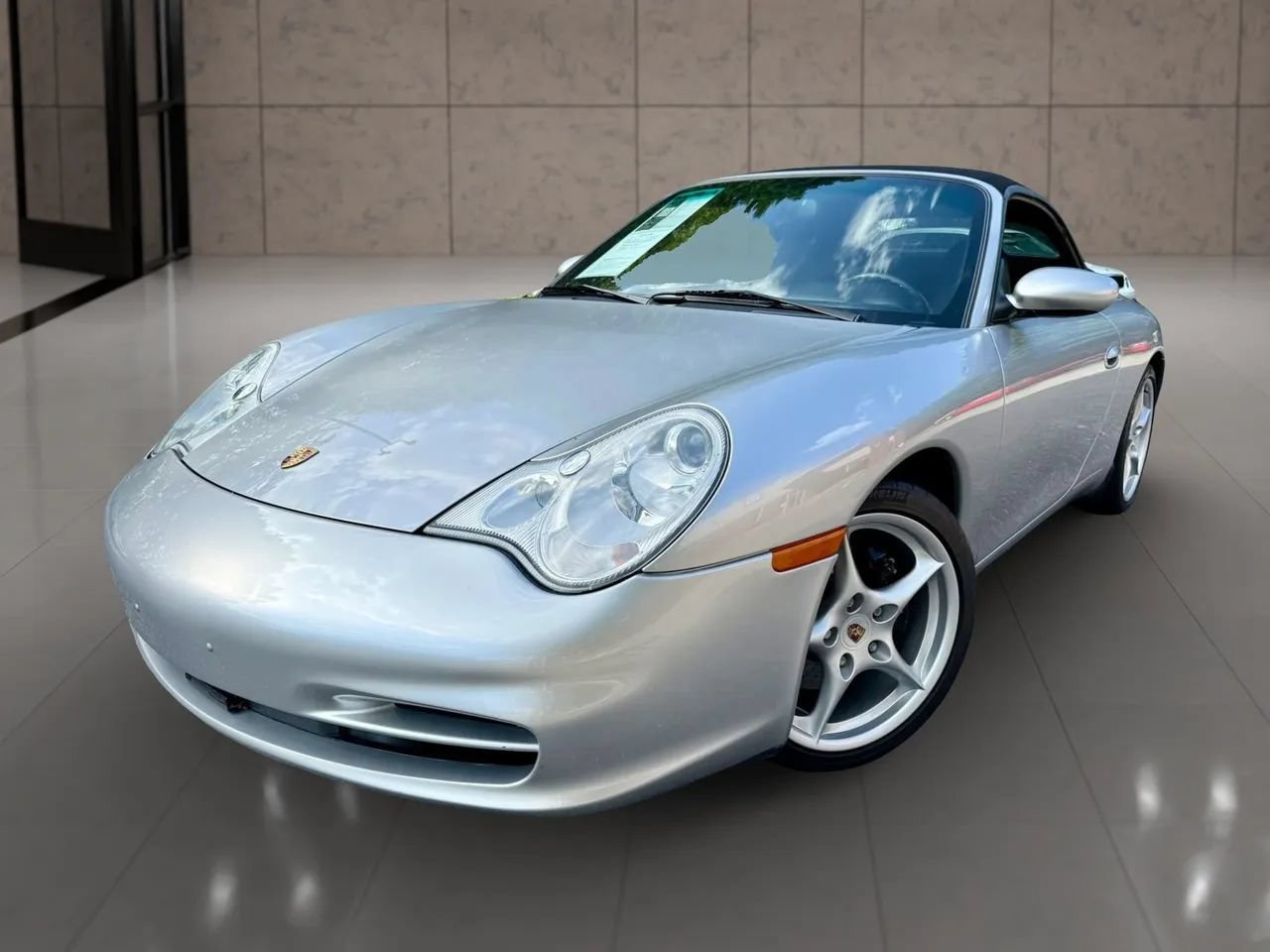 Used 2003 Porsche 911 Carrera RWD image 2