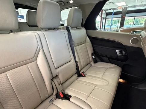Used 2020 Land Rover Discovery SE AWD/4WD image 20