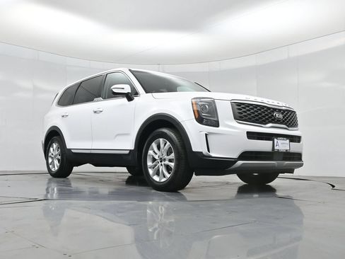Used 2021 Kia Telluride LX FWD image 2