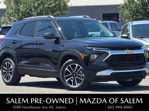 Used 2025 Chevrolet TrailBlazer LT AWD/4WD image 1