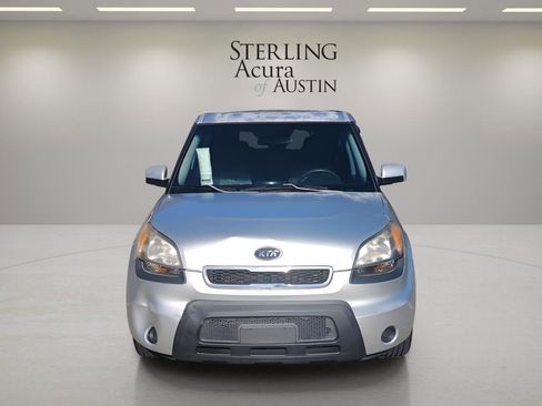 Used 2010 Kia Soul + image 2