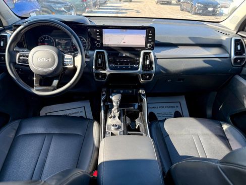 Certified 2022 Kia Sorento SX image 32