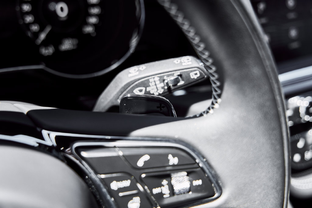 Used 2024 Bentley Bentayga AWD/4WD image 59