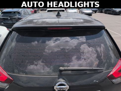 Used 2018 Nissan Rogue S FWD image 4