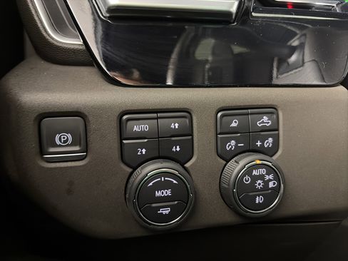 Used 2023 Chevrolet Silverado 1500 LTZ image 33