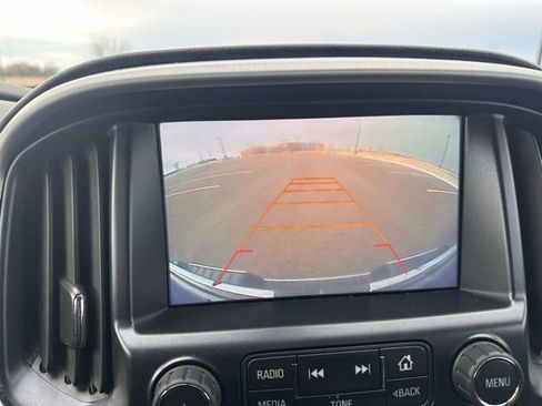 Used 2017 GMC Canyon SLE image 24