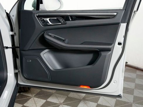 New 2026 Porsche Macan S image 36