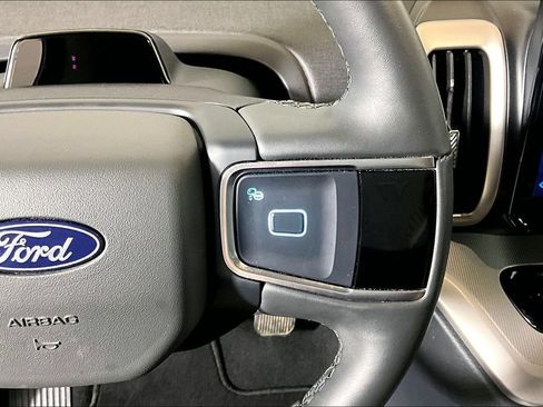 Used 2025 Ford Expedition Max Active AWD/4WD image 15