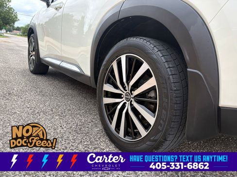 Used 2023 Nissan Pathfinder Platinum w/ Black Appearance Package FWD image 17